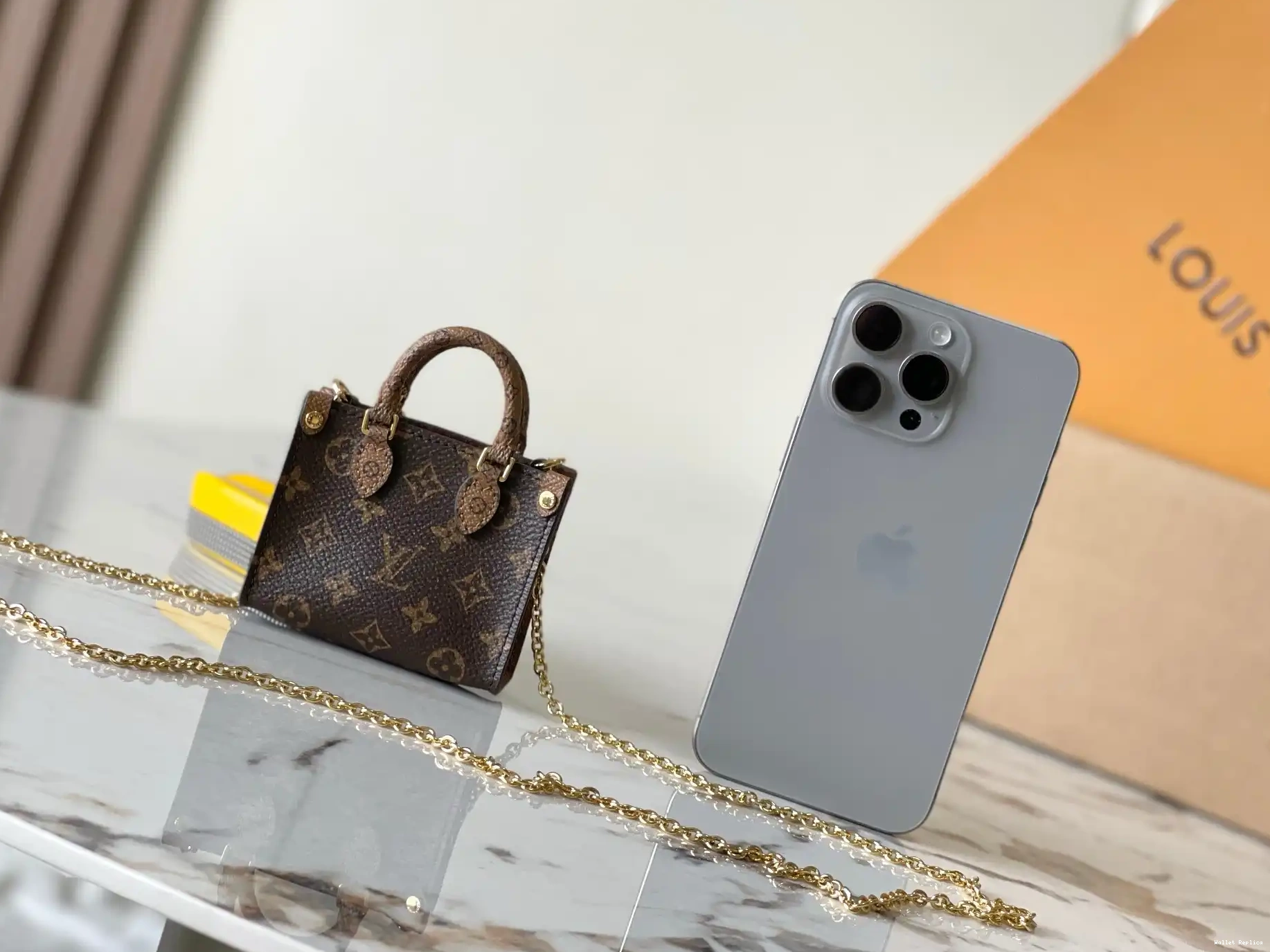MICRO-8.5*3.5*10.5CM VUITTON LOUIS ONTHEGO 0531